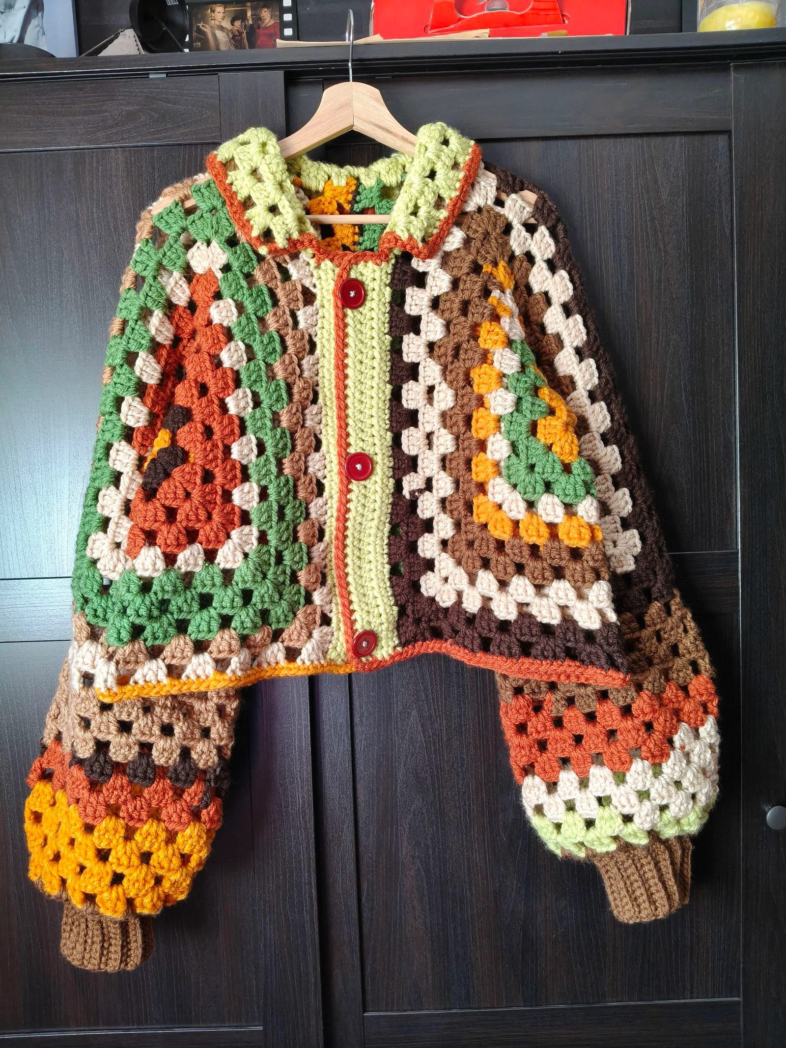 Cardigan Handmade Hexágono & Grannys - Tonos Tierra y Lima (Edición Única)